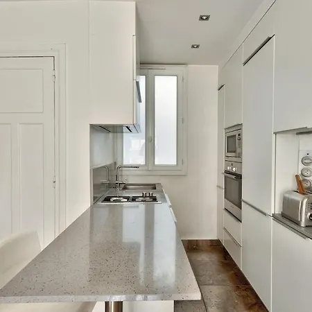 Apartment Spacieux Et Lumineux *